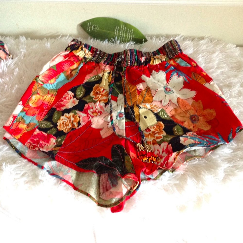 Farm Rio Feminine Nature Shorts - Picture 5 of 12